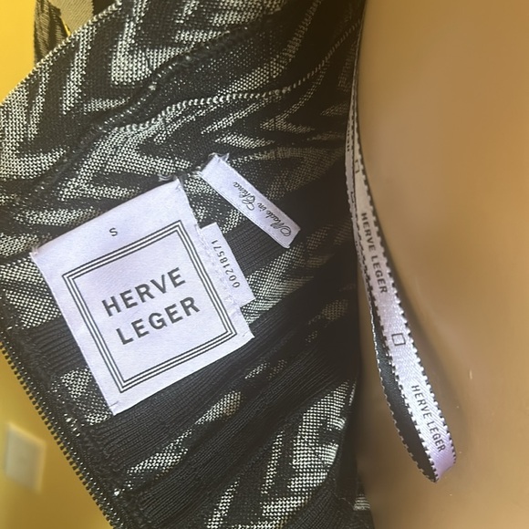 AUTHENTIC HERVE LEGER BODYCON MINI DRESS - Picture 7 of 7